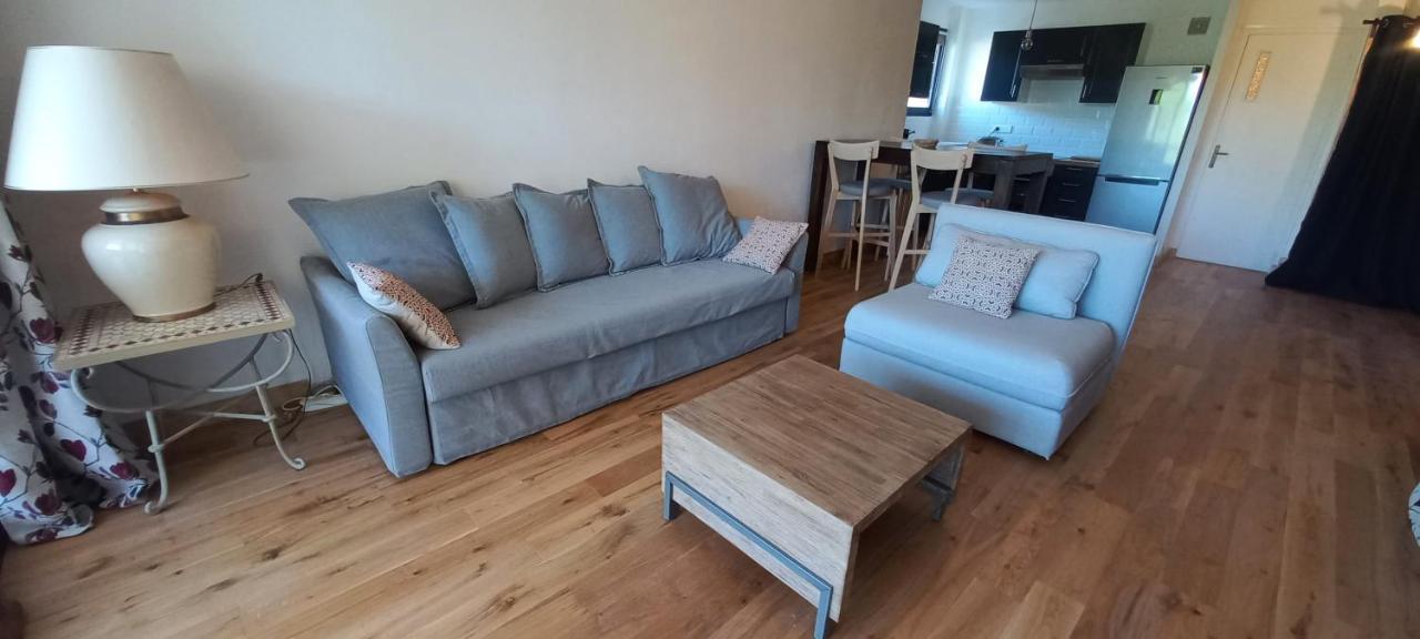 Loft Climatise "La Pinede", 50 M2, Tres Calme, 5 Mn A Pied Des Plages, Lit King Size Ла Сен-сюр-Мер Екстериор снимка